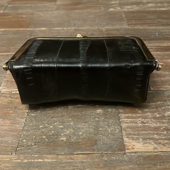 Vintage Eel Skin Cosmetic Kisslock Wallet with Matching Lipstick Case🖤 - Picture 5 of 15